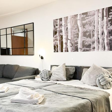 Modern Living In Karlsruhe - Frieden Apartments ภายนอก รูปภาพ