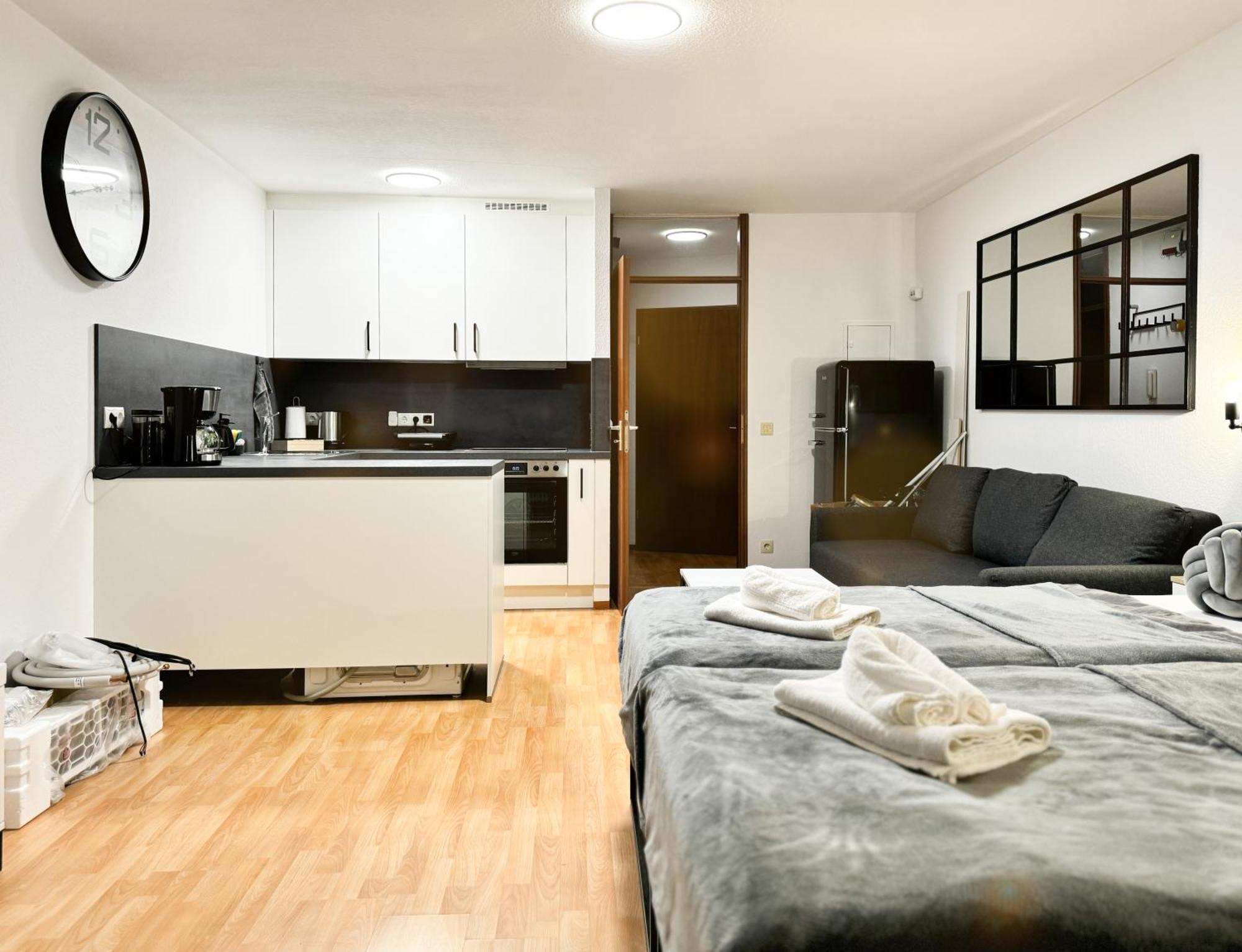 Modern Living In Karlsruhe - Frieden Apartments ภายนอก รูปภาพ