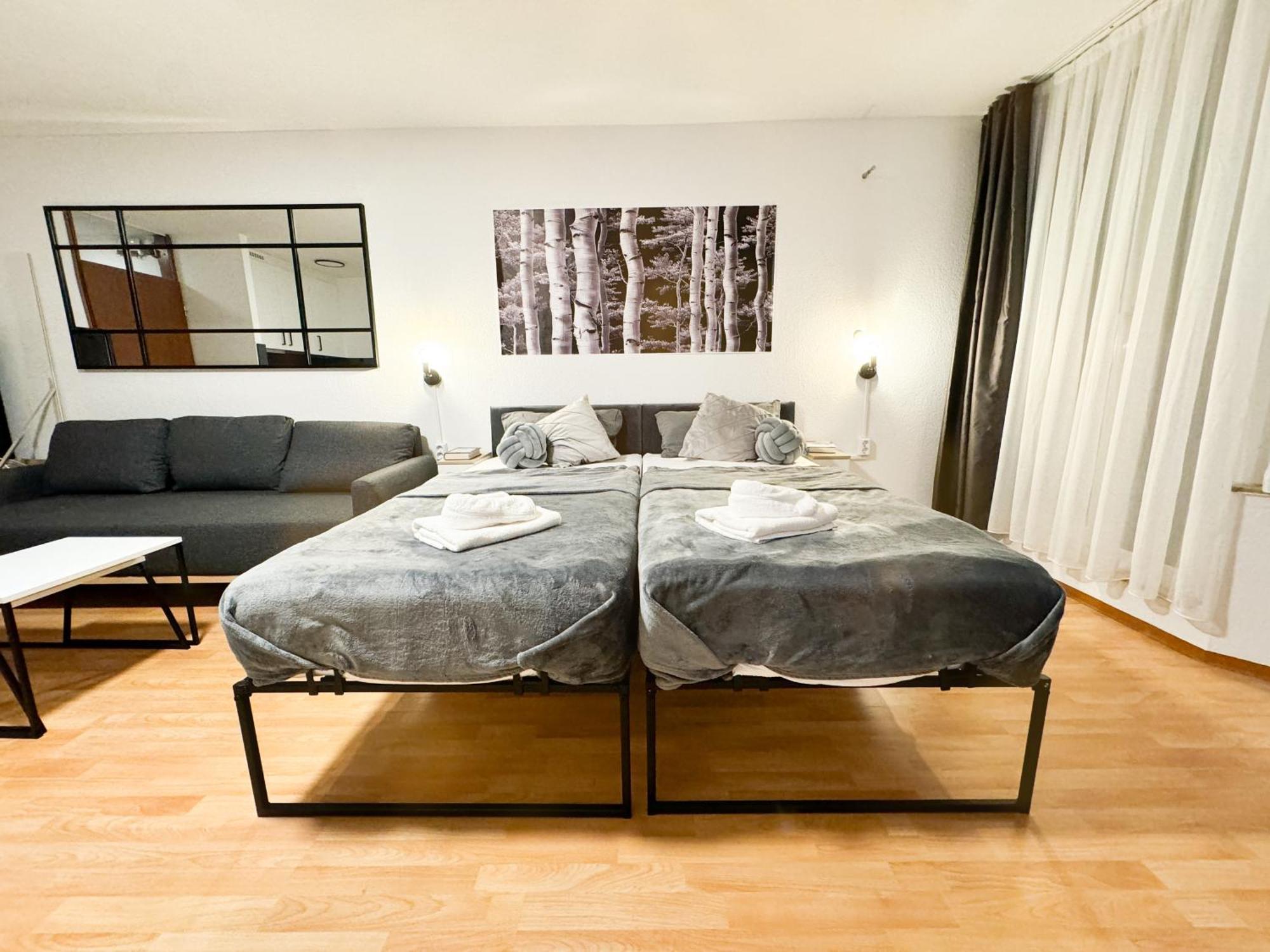Modern Living In Karlsruhe - Frieden Apartments ภายนอก รูปภาพ