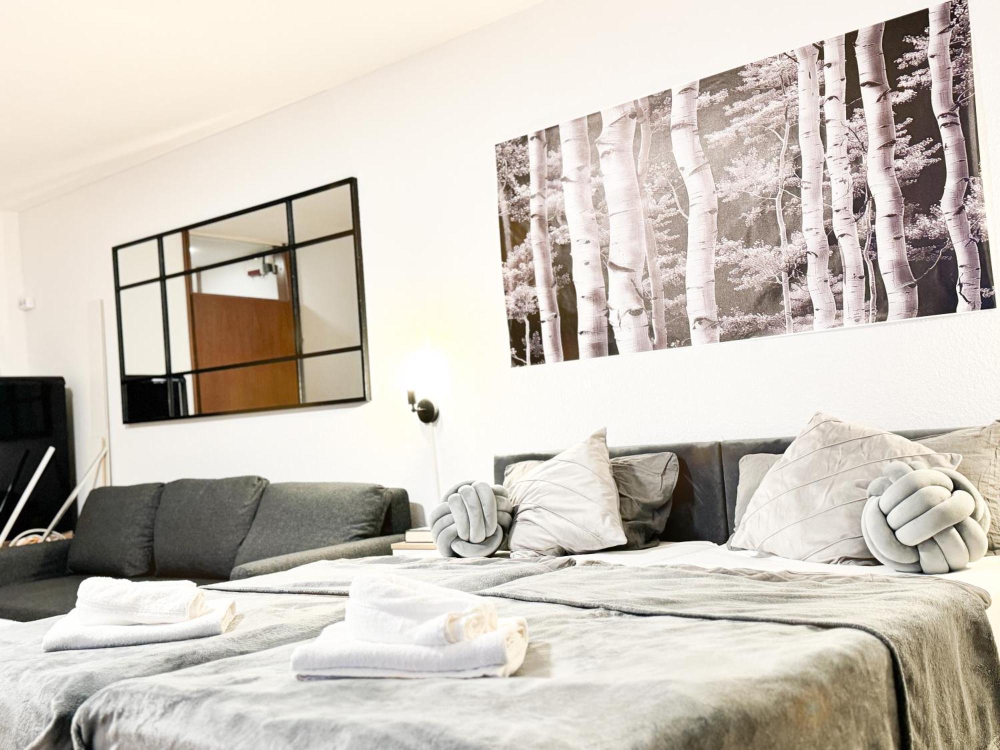 Modern Living In Karlsruhe - Frieden Apartments ภายนอก รูปภาพ