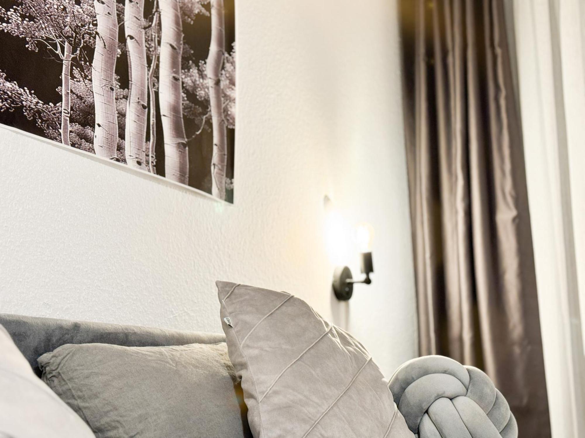 Modern Living In Karlsruhe - Frieden Apartments ภายนอก รูปภาพ